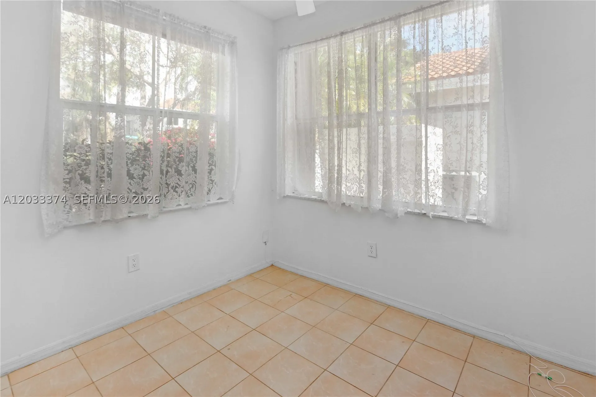 1521 Seagrape Way Hollywood FL 33019