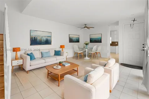 1521 Seagrape Way Hollywood FL 33019