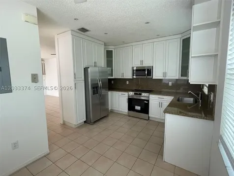 1521 Seagrape Way Hollywood FL 33019