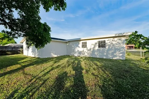 2641 NW 44th Avenue Lauderhill FL 33313