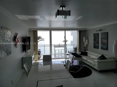 Hallandale Beach FL 33009