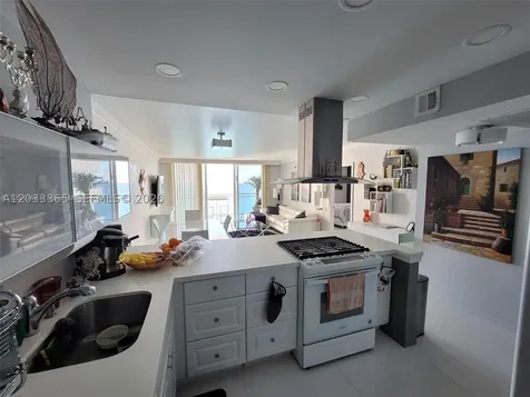 Hallandale Beach FL 33009