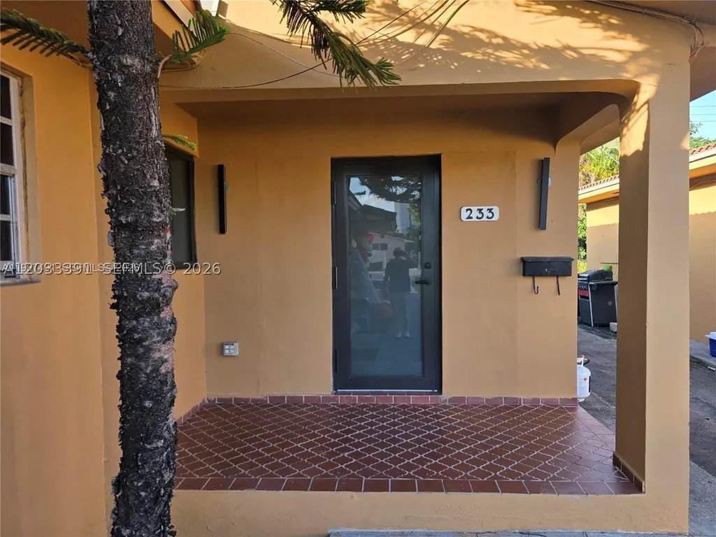 233 E 7th Street Hialeah FL 33010