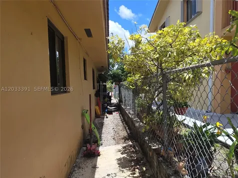 233 E 7th Street Hialeah FL 33010