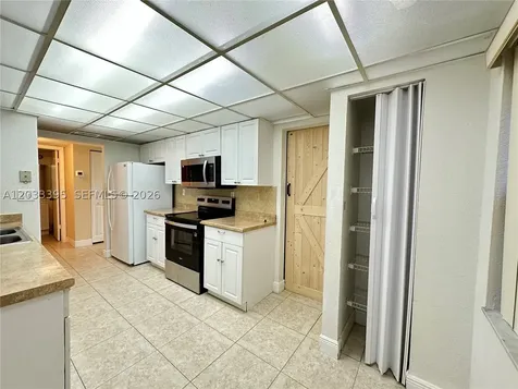 400 Commodore Drive Plantation FL 33325