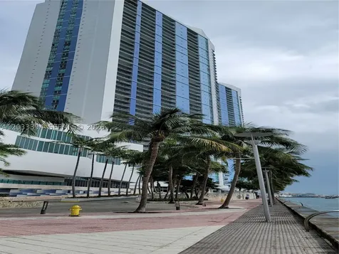 325 S Biscayne Boulevard Miami FL 33131