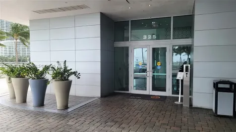 325 S Biscayne Boulevard Miami FL 33131