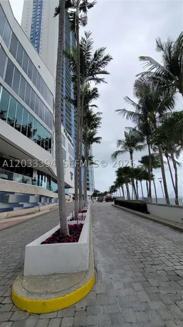 325 S Biscayne Boulevard Miami FL 33131