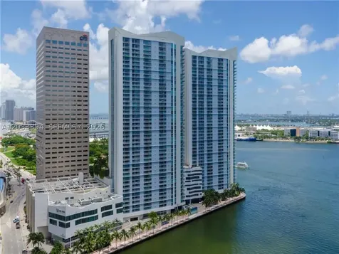 325 S Biscayne Boulevard Miami FL 33131