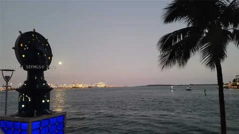 325 S Biscayne Boulevard Miami FL 33131