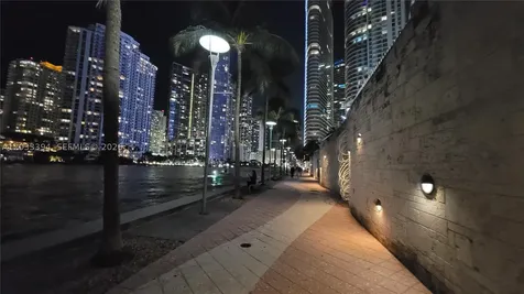 325 S Biscayne Boulevard Miami FL 33131