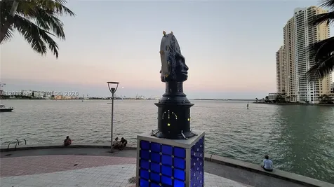 325 S Biscayne Boulevard Miami FL 33131