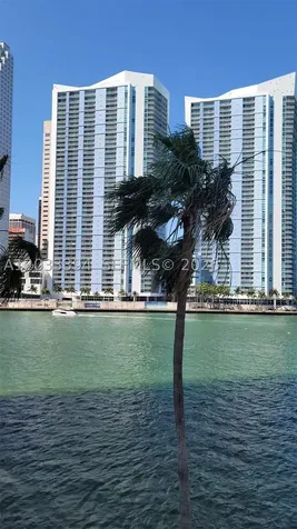 325 S Biscayne Boulevard Miami FL 33131
