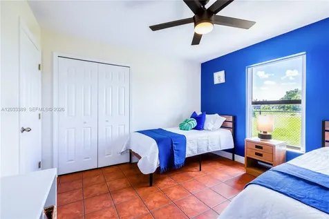 2724 SW 1st Ter, Cape Cor Na Cape Coral FL 33991