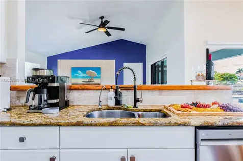 2724 SW 1st Ter, Cape Cor Na Cape Coral FL 33991