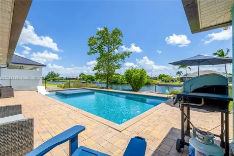 2724 SW 1st Ter, Cape Cor Na Cape Coral FL 33991