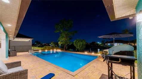 2724 SW 1st Ter, Cape Cor Na Cape Coral FL 33991