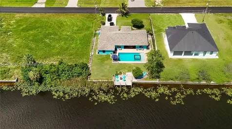 2724 SW 1st Ter, Cape Cor Na Cape Coral FL 33991