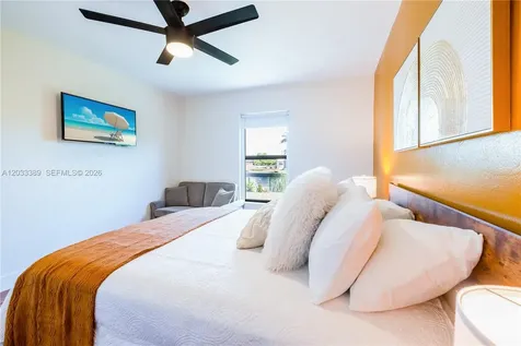 2724 SW 1st Ter, Cape Cor Na Cape Coral FL 33991