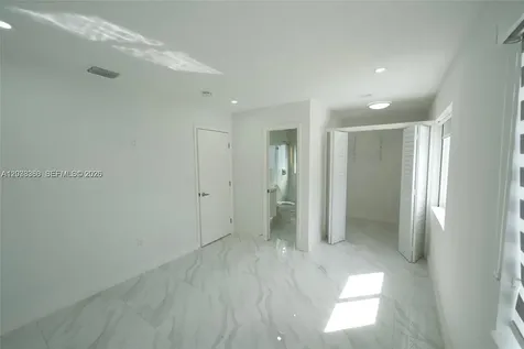 10381 SW 32nd Street Miami FL 33165