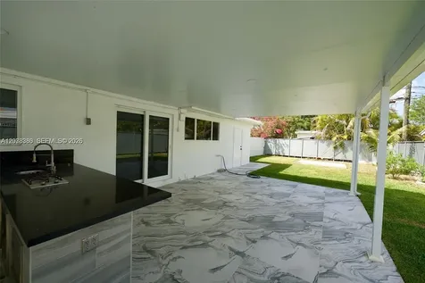 10381 SW 32nd Street Miami FL 33165