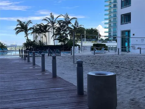 888 Biscayne Boulevard Miami FL 33132