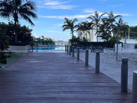 888 Biscayne Boulevard Miami FL 33132