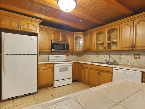 250 NW 107th Avenue Miami FL 33172