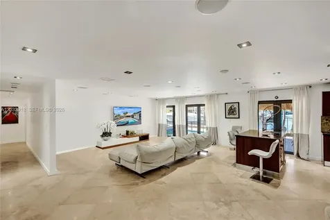 2075 Ixora Road North Miami FL 33181