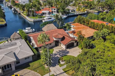 2075 Ixora Road North Miami FL 33181