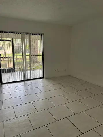 183 Lakeview Drive Weston FL 33326