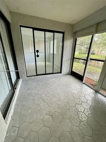 183 Lakeview Drive Weston FL 33326