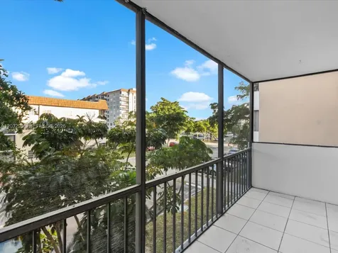 4172 Inverrary Drive Lauderhill FL 33319