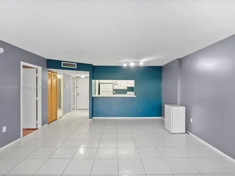 4172 Inverrary Drive Lauderhill FL 33319