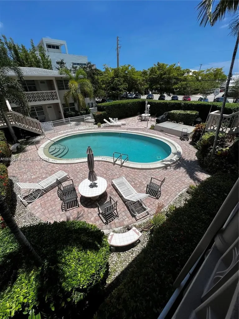 2701 NE 1st Street Pompano Beach FL 33062
