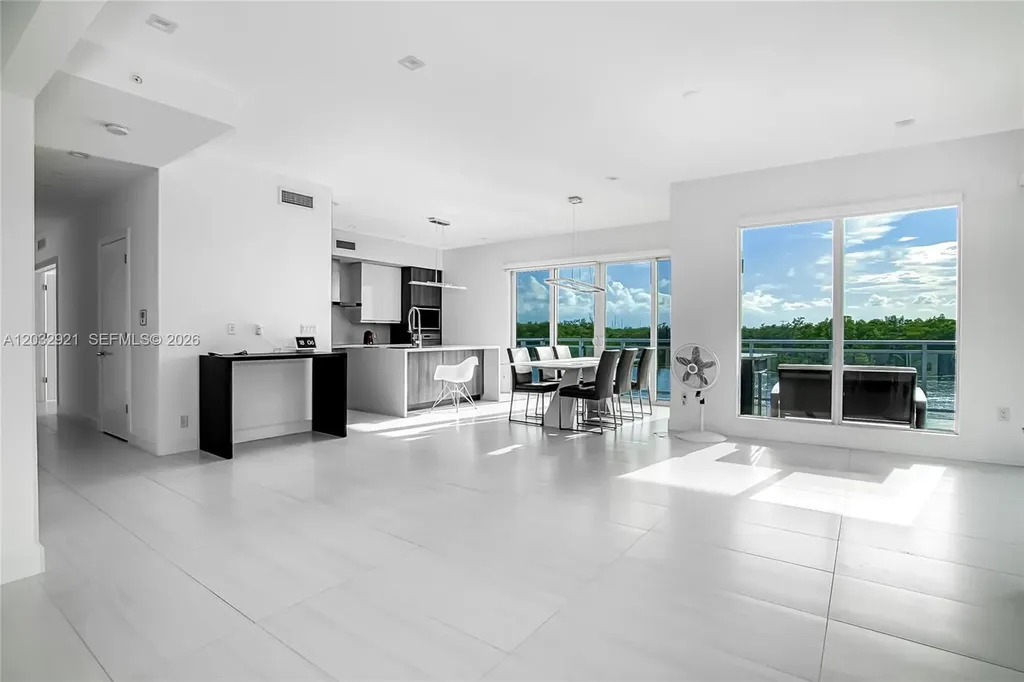 Hollywood FL 33019