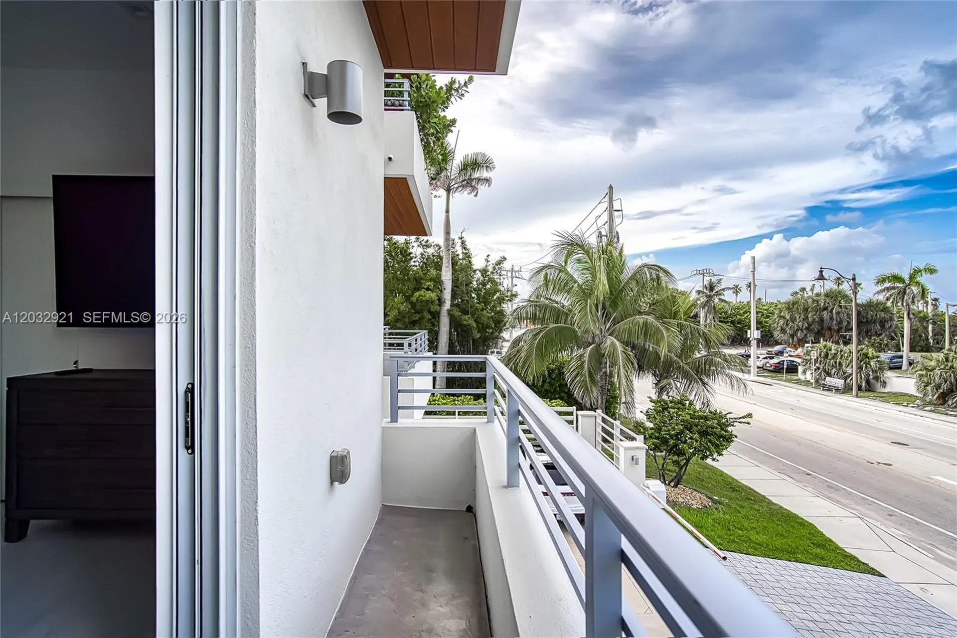 Hollywood FL 33019