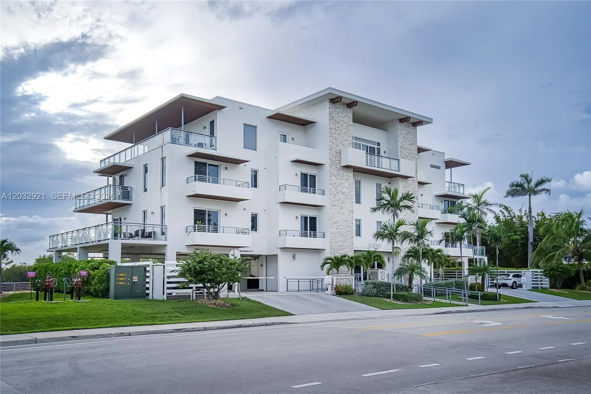 Hollywood FL 33019