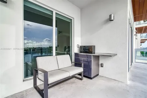 Hollywood FL 33019
