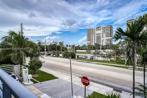 Hollywood FL 33019