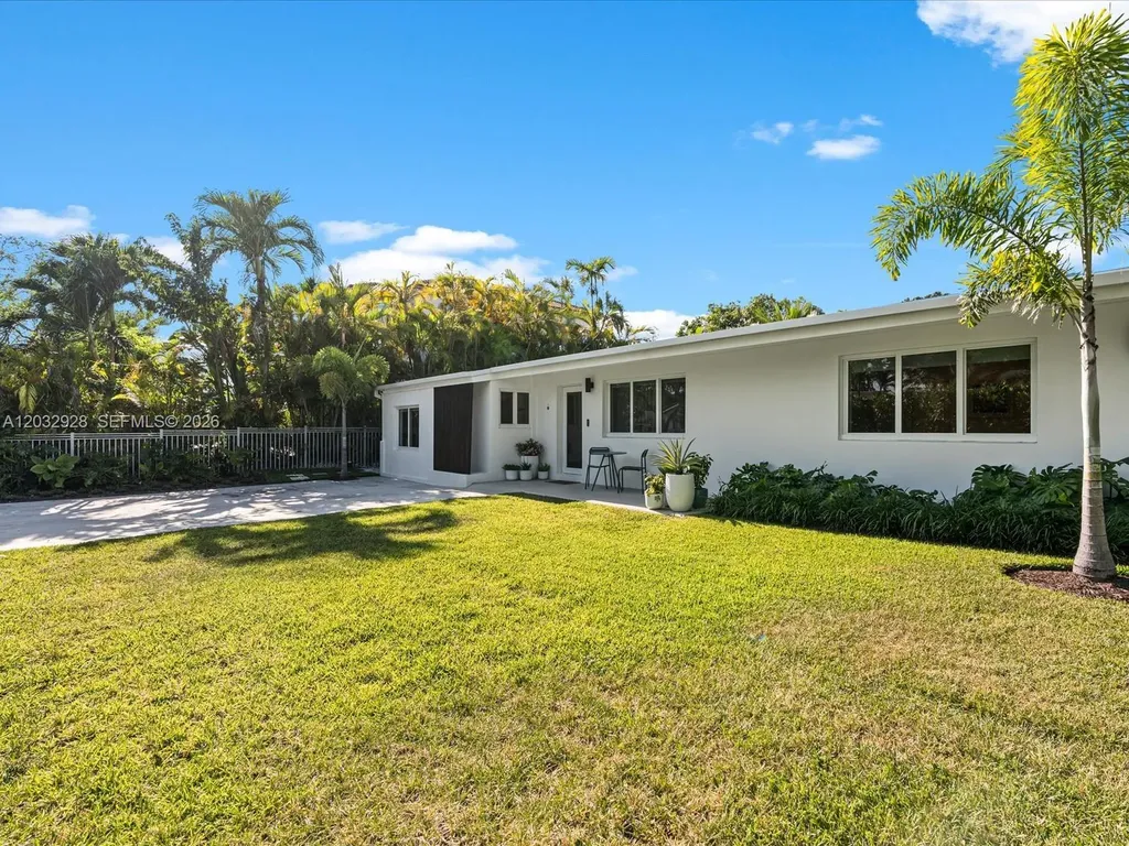 1945 Alamanda Drive North Miami FL 33181