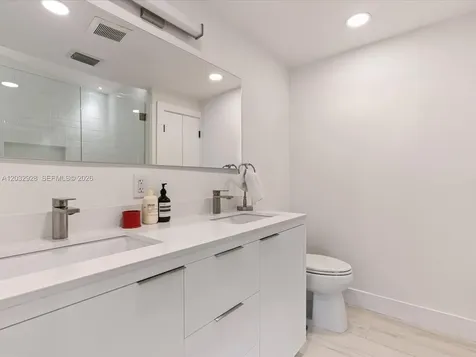 1945 Alamanda Drive North Miami FL 33181