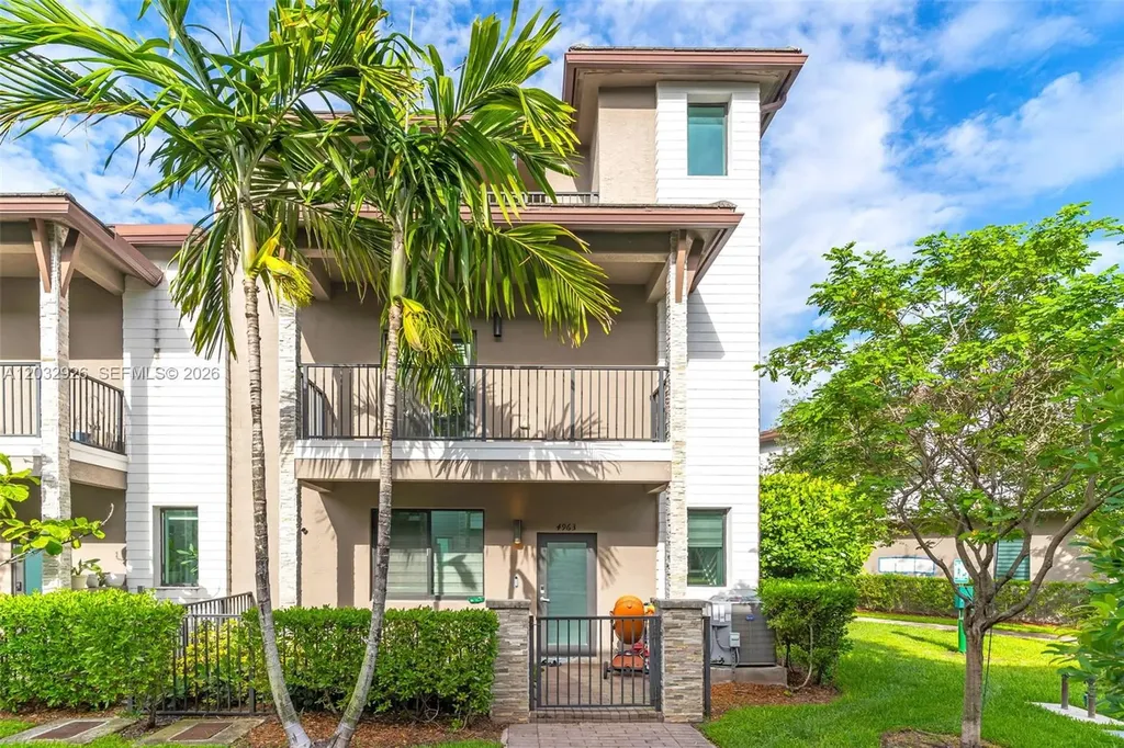 4963 NW 83rd Path Doral FL 33166