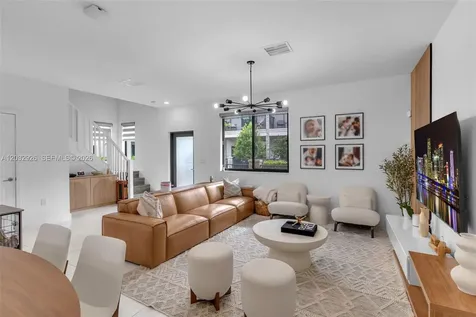 4963 NW 83rd Path Doral FL 33166
