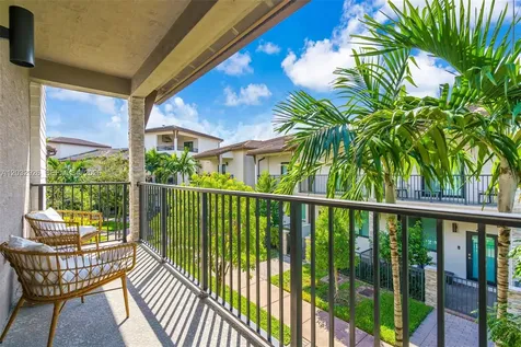 4963 NW 83rd Path Doral FL 33166