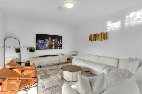 4963 NW 83rd Path Doral FL 33166