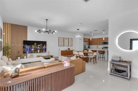 4963 NW 83rd Path Doral FL 33166