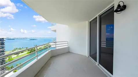 555 NE 34th Street Miami FL 33137