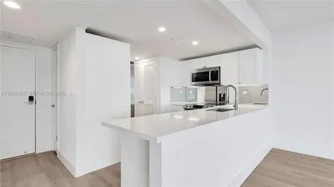 555 NE 34th Street Miami FL 33137