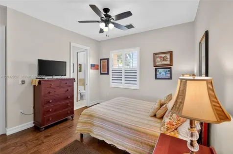 8920 SW 162nd Terrace Palmetto Bay FL 33157